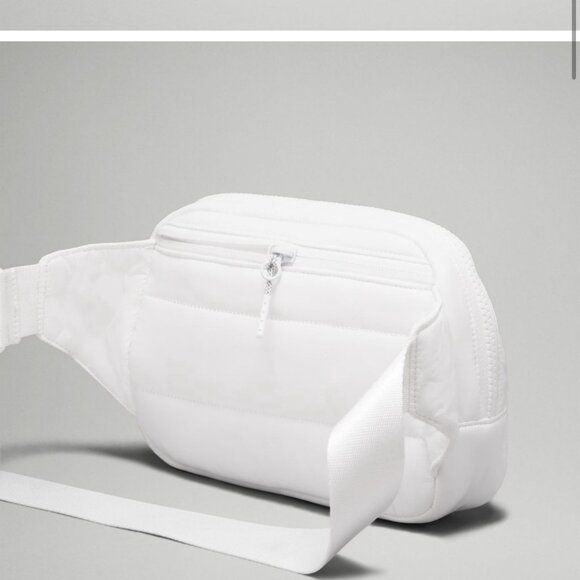 LULULEMON | Everywhere Belt Bag Large 2L Wonder Puff in White - Picture 2 of 4